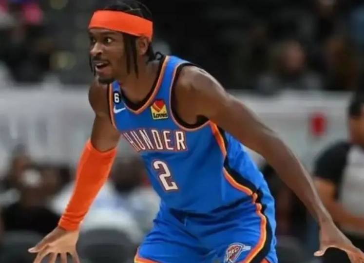 山师学子像 山师学子像